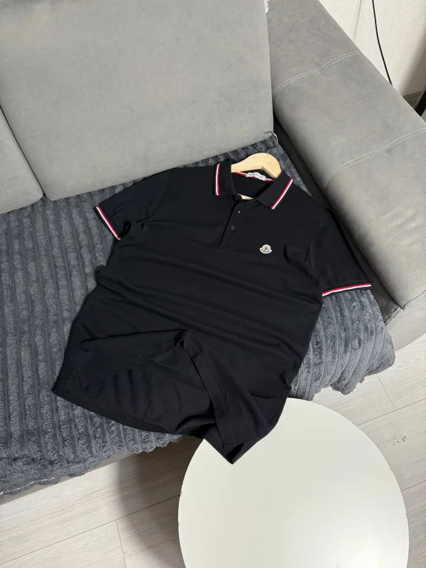 Moncler поло з контрастною окантовкою - black, розмір M
