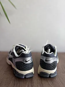 Nike Zoom Vomero 5 Iron Grey Chrome - grey, розмір 42 - фото 4