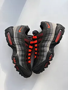 Кросівки Nike Air Max 95 Black Hyper Crimson - black, розмір 44 - фото 1