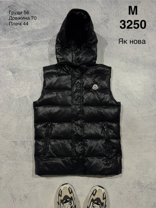 Moncler жилетка чорна з капюшоном - black, розмір M