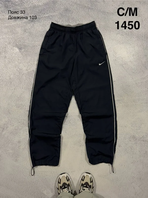 Nike спортивні штани чорні - розмір S