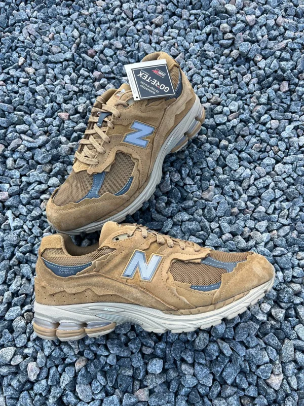 New Balance 2002R Protection Pack GTX бежеві - розмір 45