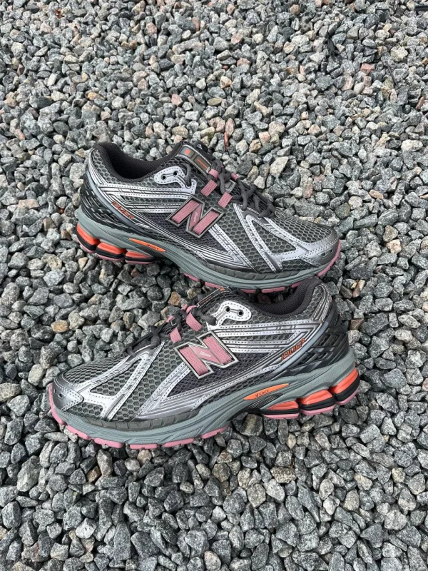 New Balance 1906R сірі, чорні та рожеві - розмір 41