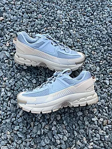 Nike Zoom Vomero Roam кросівки блакитні - розмір 43 - фото 1