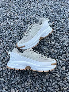 Nike Vomero Roam кросівки білі - розмір 36 - фото 1
