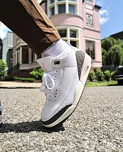 Nike Air Jordan 3 Retro Neapolitan білі - розмір 42 - фото 2