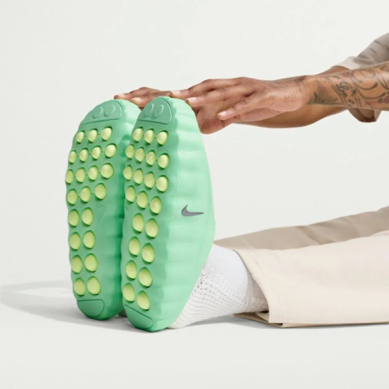 Nike Mind 001 Cucumber Calm м'ятно-зелені - розмір 42