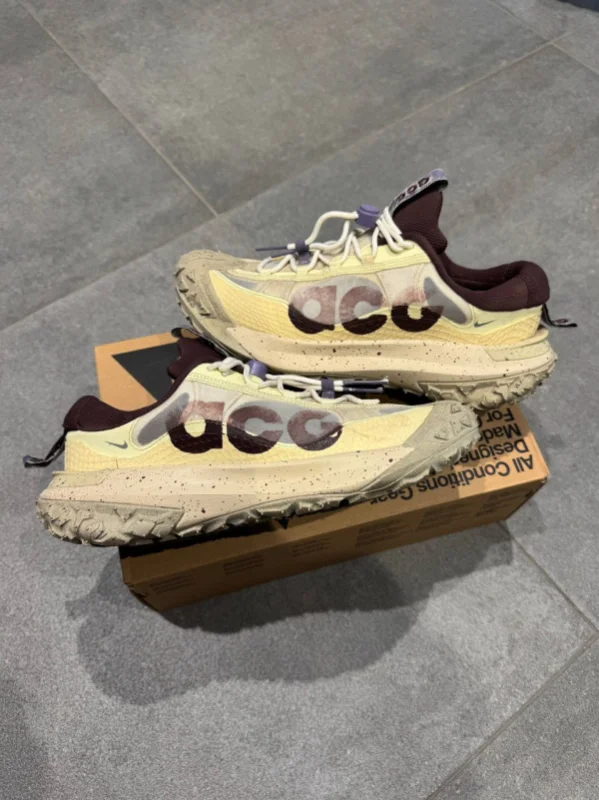 Nike ACG Mountain Fly 2 бежеві - розмір 41