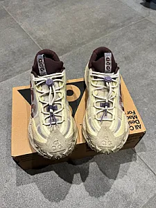 Nike ACG Mountain Fly 2 бежеві - розмір 41 - фото 2