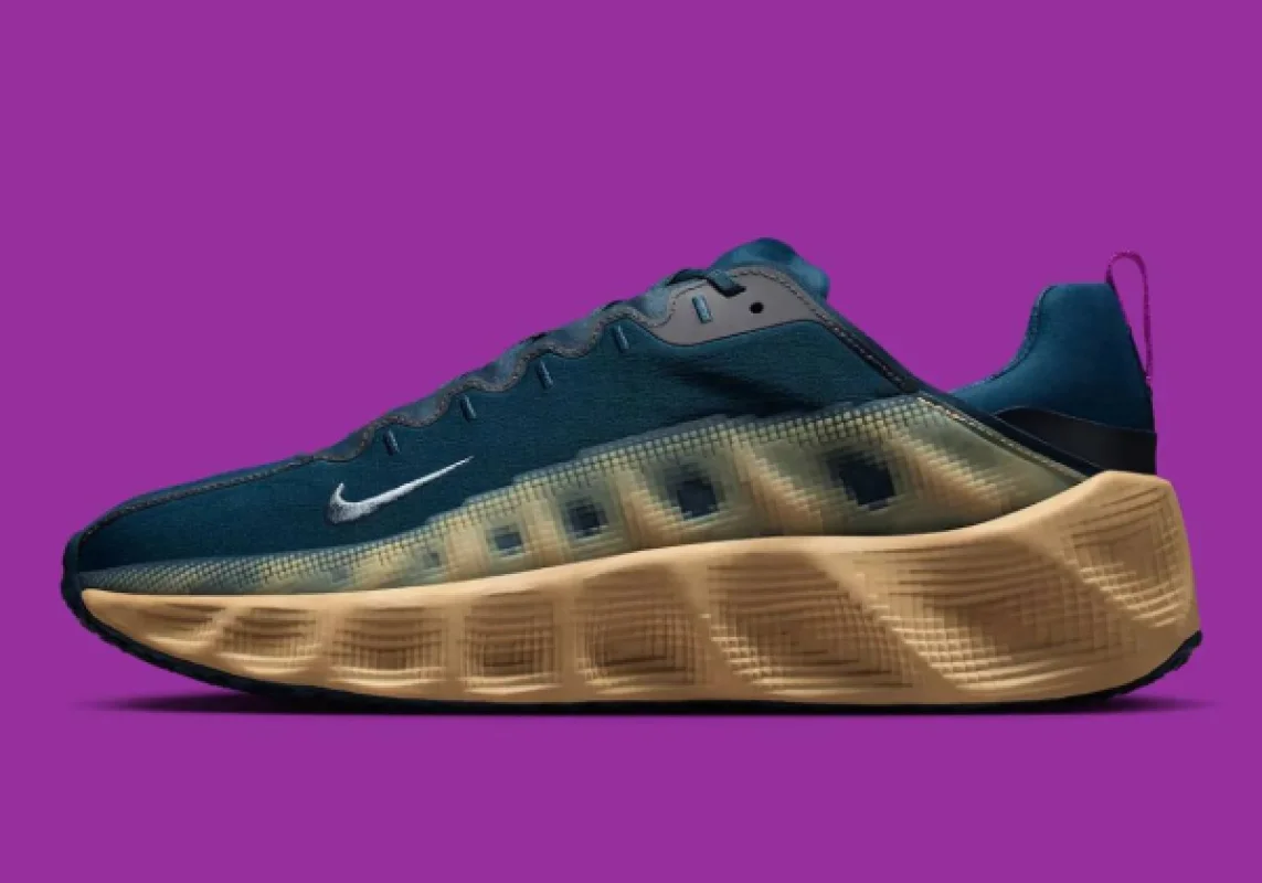 Nike Ava Rover Vivid Purple - розмір 39