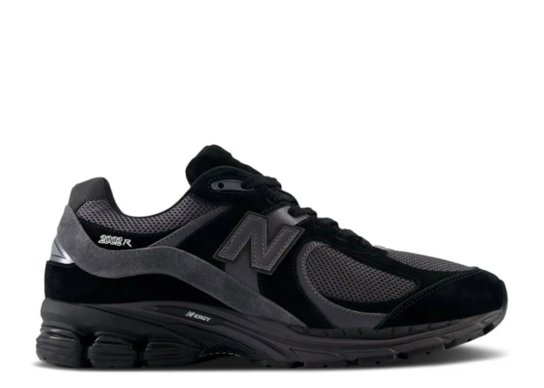 New Balance 2002R Black Magnet чорні - розмір 40