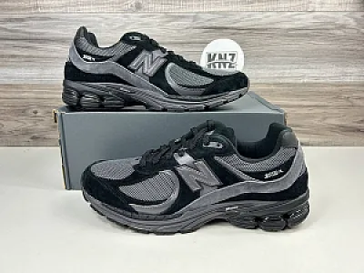New Balance 2002R Black Magnet чорні - розмір 40 - фото 2