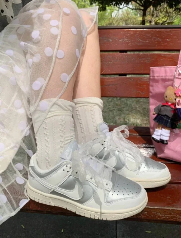 Nike Dunk Low MLTC Platinum білі - розмір 40