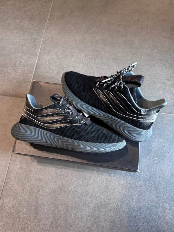Adidas Sobakov Stormzy чорні - розмір 42