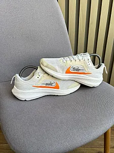 Nike Pegasus 40 кросівки білі - розмір 38 - фото 3