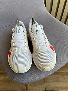Nike Pegasus 40 кросівки білі - розмір 38 - фото 4