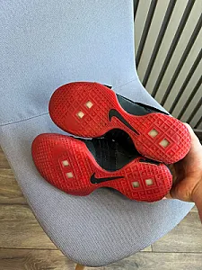 Nike кросівки чорні з червоними деталями - розмір 40 - фото 6