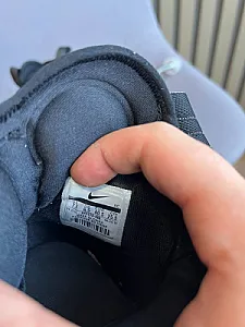 Nike кросівки чорні з червоними деталями - розмір 40 - фото 7