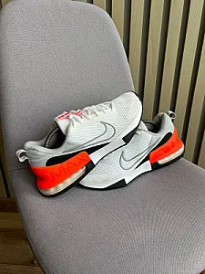 Nike кросівки біло-чорно-помаранчеві - розмір 47 - фото 2