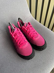 Nike кросівки рожеві та чорні - розмір 36 - фото 4