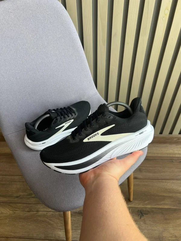 Brooks Ghost 17 кросівки для бігу чорно-білі - розмір 42