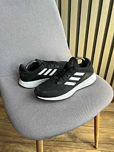 Adidas кросівки чорно-білі - розмір 41 - фото 1