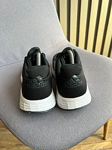 Adidas кросівки чорно-білі - розмір 41 - фото 5