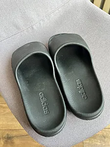 Adidas шльопанці чорні - розмір 40 - фото 3