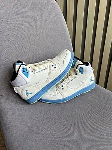Nike Jordan кросівки біло-блакитні - розмір 40 - фото 2