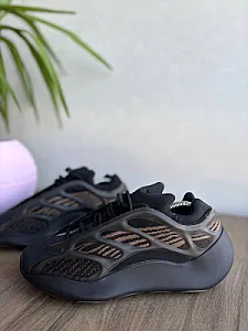 Adidas Yeezy 700 V3 Clay Brown - розмір 41 - фото 3