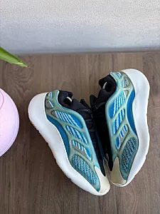 Adidas Yeezy 700 V3 Arzareth - розмір 41 - фото 2
