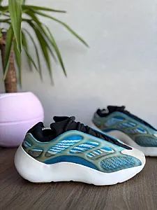 Adidas Yeezy 700 V3 Arzareth - розмір 41 - фото 4