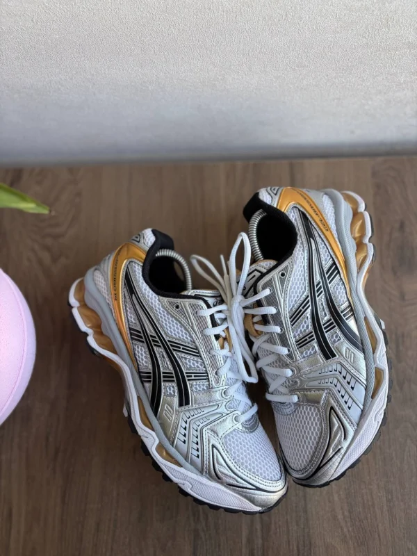 Asics Gel-Kayano 14 White/Pure Gold - розмір 40