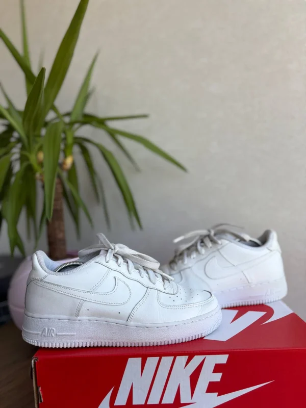 Nike Air Force 1 Low White - розмір 38