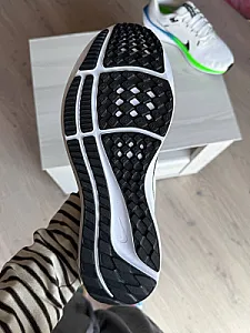 Nike Pegasus 40 білі - розмір 47 - фото 7