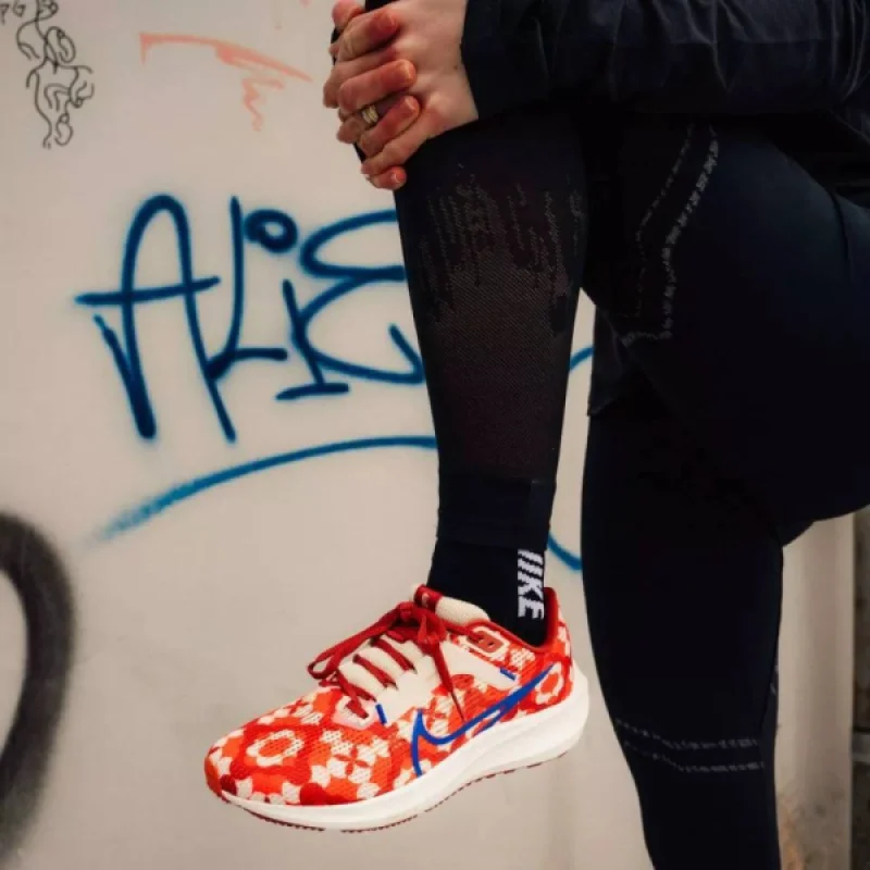 Nike Pegasus 40 Premium Orange/Beige - розмір 48