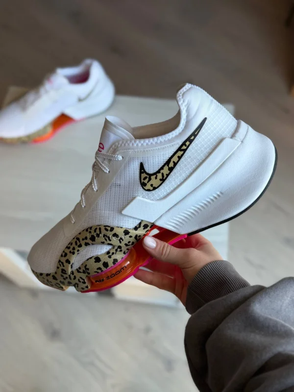 Nike Air Zoom SuperRep білі з леопардовим принтом - розмір 44