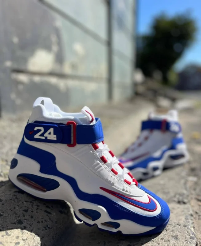 Nike Air Griffey Max 1 білі, сині та червоні - розмір 37