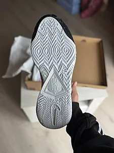 Nike Kyrie 8 білі - розмір 47 - фото 7