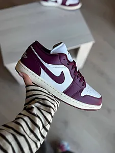 Nike Air Jordan 1 Low Bordeaux бордові - розмір 43 - фото 3