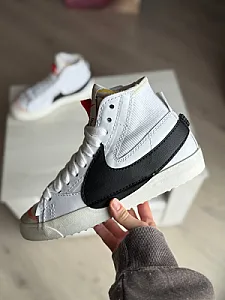 Nike Blazer Mid 77 Jumbo білі - розмір 45 - фото 1