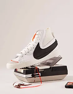 Nike Blazer Mid 77 Jumbo білі - розмір 45 - фото 3