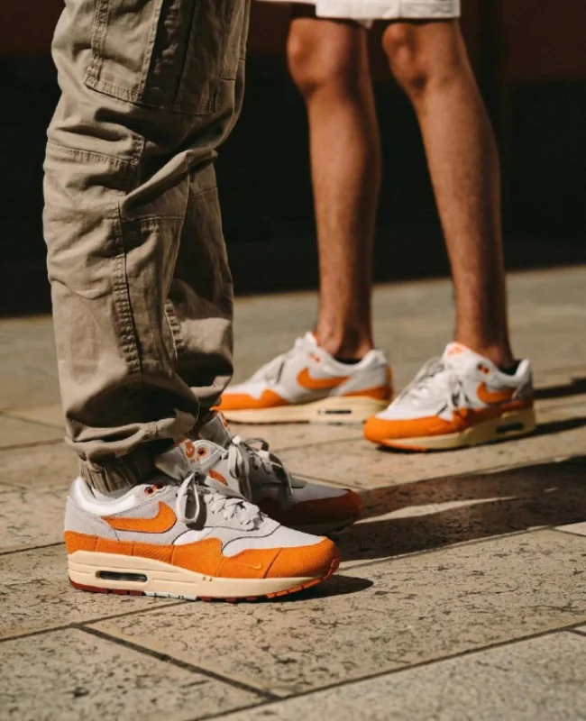 Nike Air Max 1 Magma Orange біло-помаранчеві - розмір 42
