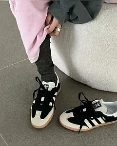 Adidas Samba чорні з білими смугами - розмір 40 - фото 2
