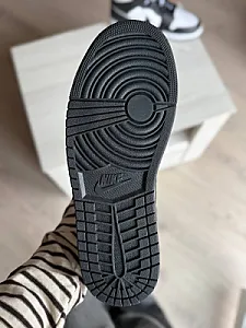 Nike Air Jordan 1 чорно-білі - розмір 44 - фото 7