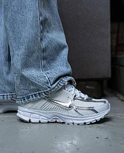 Nike Zoom Vomero 5 White/Metallic - розмір 38 - фото 2