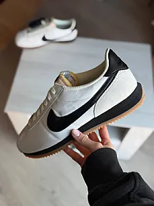 Nike Cortez білі - розмір 44 - фото 1