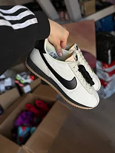 Nike Cortez білі - розмір 44 - фото 6