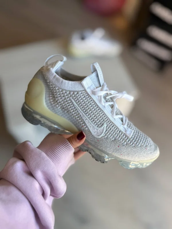 Nike Air Vapormax 2021 FK світло-сірі - розмір 37