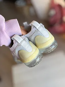 Nike Air Vapormax 2021 FK світло-сірі - розмір 37 - фото 5